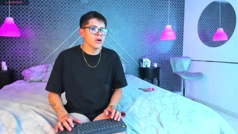 Evie  Denm online show from February 20, 2026, 6:19 am