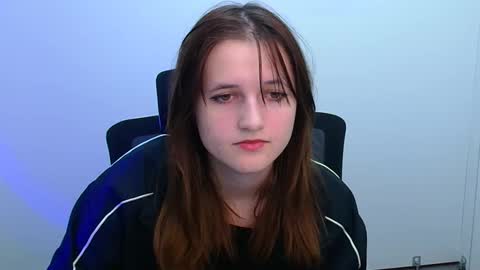 Evie online show from November 8, 2025, 12:16 pm