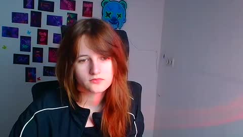 Evie online show from December 2, 2025, 9:54 pm