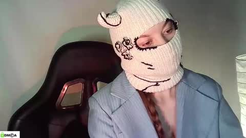 Renesme White Im here from Monday to Friday online show from May 14, 2026, 1:56 am