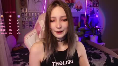 Snapshot of evie_rosen chatting on April 27, 2026, 11:47 pm Evie online show from April 27, 2026, 11:47 pm