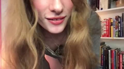 Evie3 online show from November 3, 2025, 11:22 am