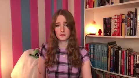 Evie3 online show from November 5, 2025, 9:59 pm