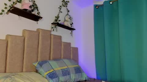 Ivi Alejandra  online show from May 21, 2026, 3:08 pm