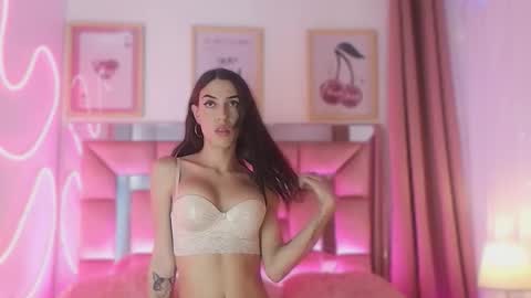 Snapshot of evil_annie chatting on November 8, 2025, 9:46 pm Annie online show from November 8, 2025, 9:46 pm