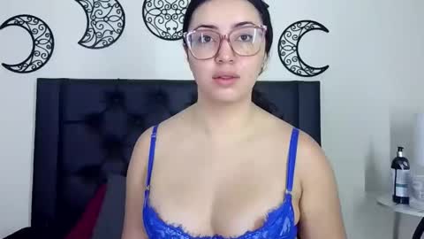 Snapshot of evoletmk chatting on January 18, 2026, 11:25 am Evolet online show from January 18, 2026, 11:25 am