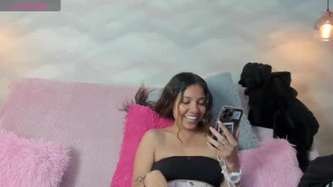 Snapshot of evolette_angels chatting on September 30, 2025, 4:34 pm EVOLETTE ANGELS online show from September 30, 2025, 4:34 pm