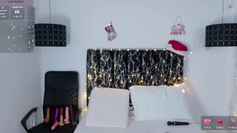 evvaa_moon online show from December 20, 2025, 12:12 pm