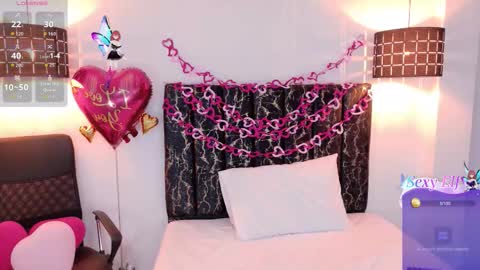 evvaa_moon online show from February 10, 2026, 12:31 pm