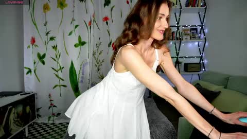 Snapshot of exe_cutie chatting on June 1, 2026, 10:00 pm Mary online show from June 1, 2026, 10:00 pm