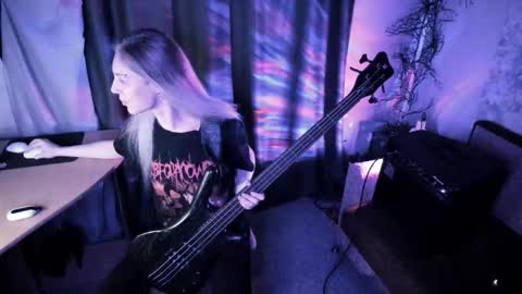 my real name is Irene but Exo is oke too  online show from September 20, 2025, 9:16 pm