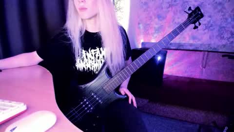 my real name is Irene but Exo is oke too  online show from September 30, 2025, 9:47 am