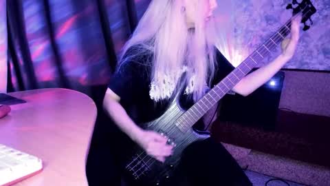 my real name is Irene but Exo is oke too  online show from October 20, 2025, 9:15 pm