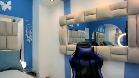 Snapshot of exotic_diosa chatting on June 24, 2026, 7:35 pm Diosa Exotic online show from June 24, 2026, 7:35 pm