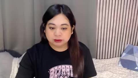 Snapshot of exoticpinayx chatting on September 21, 2025, 1:18 am SHANTAL MARIE online show from September 21, 2025, 1:18 am