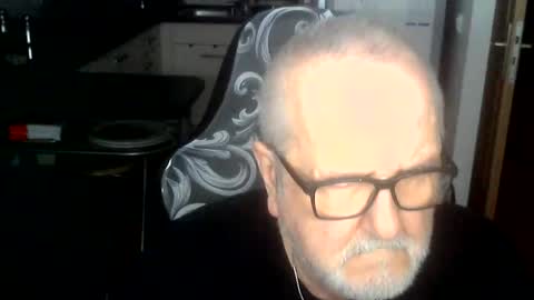 expandetlaugh63 online show from April 24, 2026, 8:44 pm