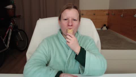 Snapshot of exponentex5 chatting on December 3, 2024, 5:45 pm Crystal online show from December 3, 2024, 5:45 pm