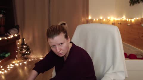 Snapshot of exponentex5 chatting on January 1, 2025, 3:34 am Crystal online show from January 1, 2025, 3:34 am