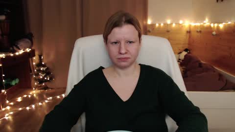 Snapshot of exponentex5 chatting on January 3, 2025, 8:32 pm Crystal online show from January 3, 2025, 8:32 pm