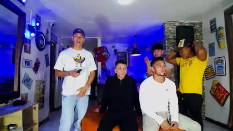 extrangers online show from December 23, 2024, 12:08 pm