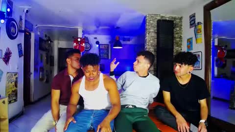 extrangers online show from December 31, 2024, 12:04 pm