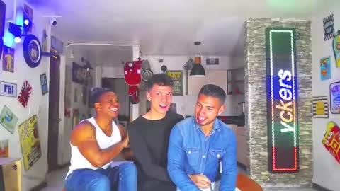 extrangers online show from February 8, 2025, 12:06 pm