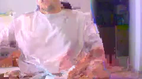 derssing online show from April 28, 2026, 9:58 am