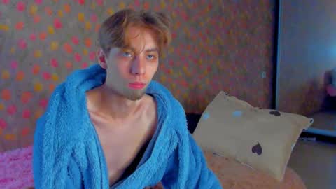 Snapshot of exxry chatting on December 1, 2025, 12:32 pm exxry online show from December 1, 2025, 12:32 pm