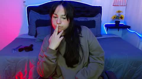 Snapshot of eymmy_24 chatting on September 23, 2025, 1:30 am eymmy_24 online show from September 23, 2025, 1:30 am