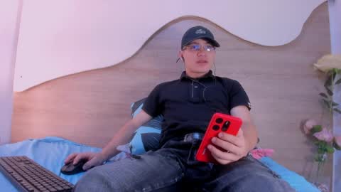 Snapshot of eytan_20 chatting on May 22, 2026, 1:39 pm EYTAN online show from May 22, 2026, 1:39 pm