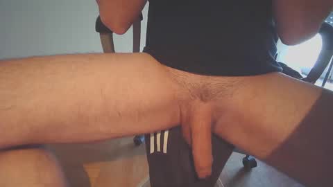 Snapshot of ezcoda chatting on November 25, 2025, 11:21 am EZCODA online show from November 25, 2025, 11:21 am