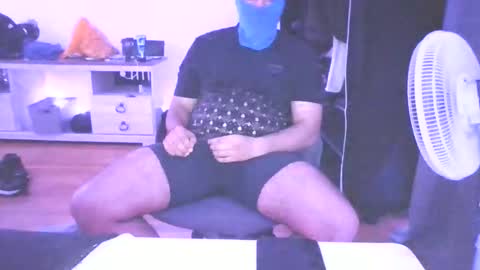 Snapshot of ezzteban935 chatting on April 11, 2026, 1:32 am ezzteban935 online show from April 11, 2026, 1:32 am