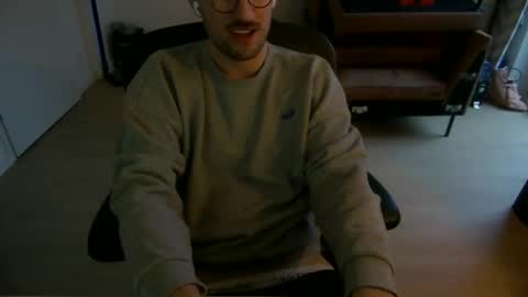 Snapshot of fabian_196 chatting on January 14, 2026, 3:17 pm Call me bitch online show from January 14, 2026, 3:17 pm