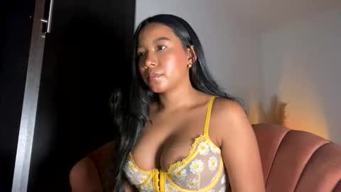 Thianna online show from November 13, 2025, 9:19 am