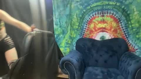 Fae online show from November 6, 2025, 1:12 pm