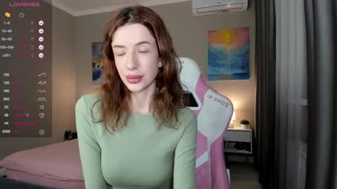 Snapshot of fairy_bloomix chatting on December 9, 2024, 1:55 pm Bloom  online show from December 9, 2024, 1:55 pm