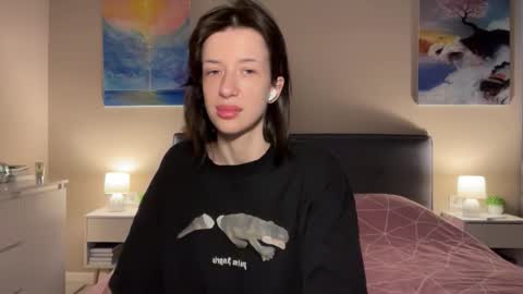 Snapshot of fairy_bloomix chatting on October 8, 2025, 5:49 am Bloom  online show from October 8, 2025, 5:49 am