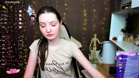 Snapshot of fairy_m00n chatting on December 26, 2024, 6:01 pm Kate online show from December 26, 2024, 6:01 pm