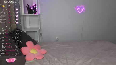 Snapshot of fairy_m00n chatting on October 14, 2025, 11:49 pm Kate online show from October 14, 2025, 11:49 pm