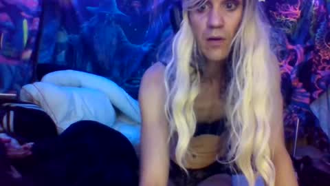 Snapshot of fairy_moan chatting on June 7, 2026, 8:51 am fairy_moan online show from June 7, 2026, 8:51 am