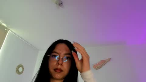 Natalye online show from April 21, 2026, 6:34 pm