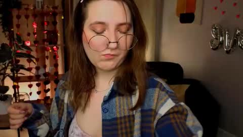 Snapshot of fairy_tara chatting on February 15, 2026, 9:44 pm Tara online show from February 15, 2026, 9:44 pm