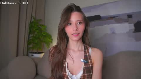 Kaori online show from April 16, 2026, 9:39 pm