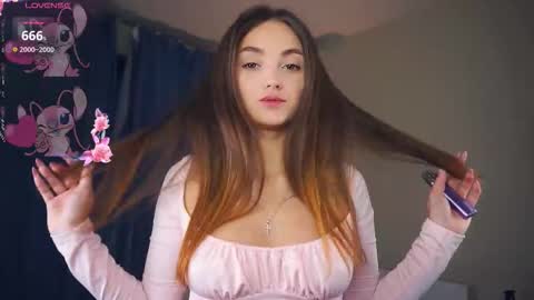 Erika online show from December 17, 2025, 7:03 am