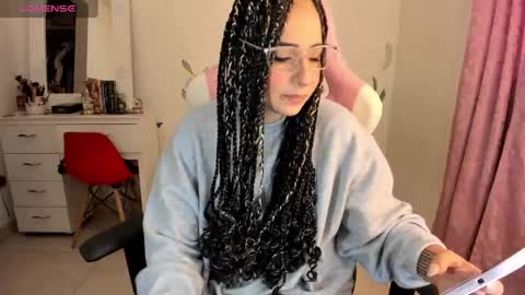 Snapshot of fallenangel_g chatting on December 18, 2024, 11:34 am Fallen Angel online show from December 18, 2024, 11:34 am