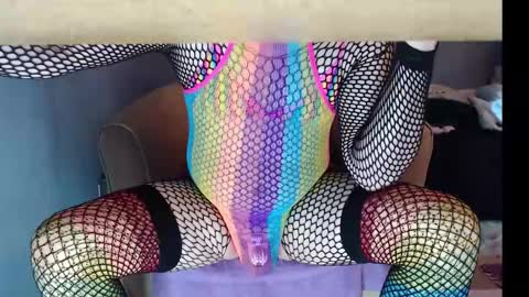 Snapshot of fallin_skye chatting on February 16, 2025, 10:32 pm Fallin Skye online show from February 16, 2025, 10:32 pm