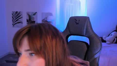 Snapshot of fameyblum chatting on October 29, 2025, 11:23 am fameyblum online show from October 29, 2025, 11:23 am