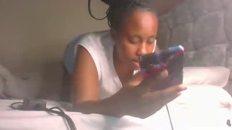 famous_bear online show from March 11, 2026, 5:02 am