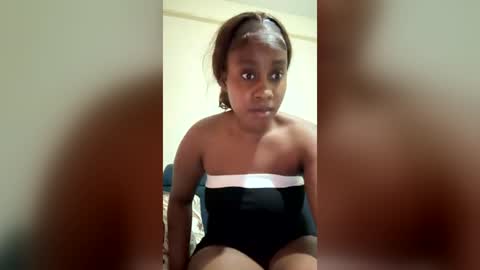 famous_bear online show from July 16, 2026, 8:37 pm