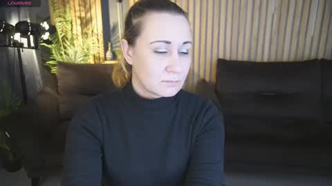 famousemuse online show from March 24, 2026, 2:00 pm